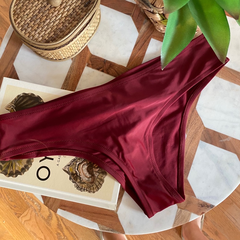 LARGE MAROON AERIE SWIM BOTTOMS